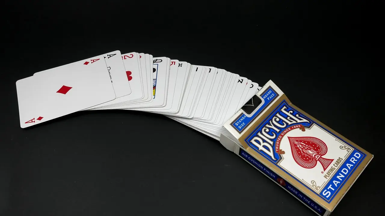 Uno Flip : le jeu révolutionnaire !