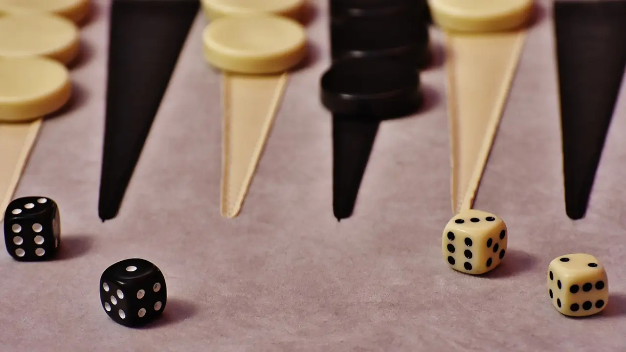 Apprendre le Backgammon : règles essentielles