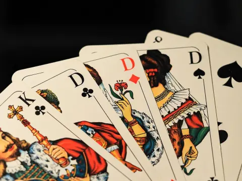 Les jeux de cartes originaux à découvrir en duo