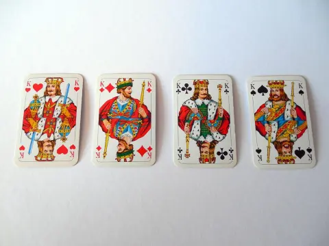  Les jeux de cartes à collectionner en tête-à-tête pour une expérience compétitive